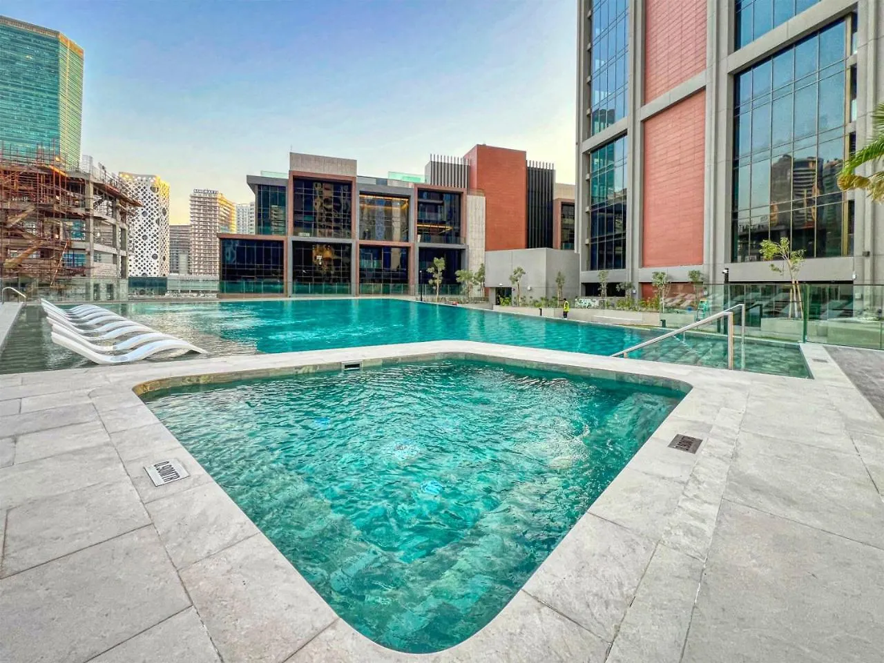 Luxury Studio In Peninsula Five, Business Bay Dubai