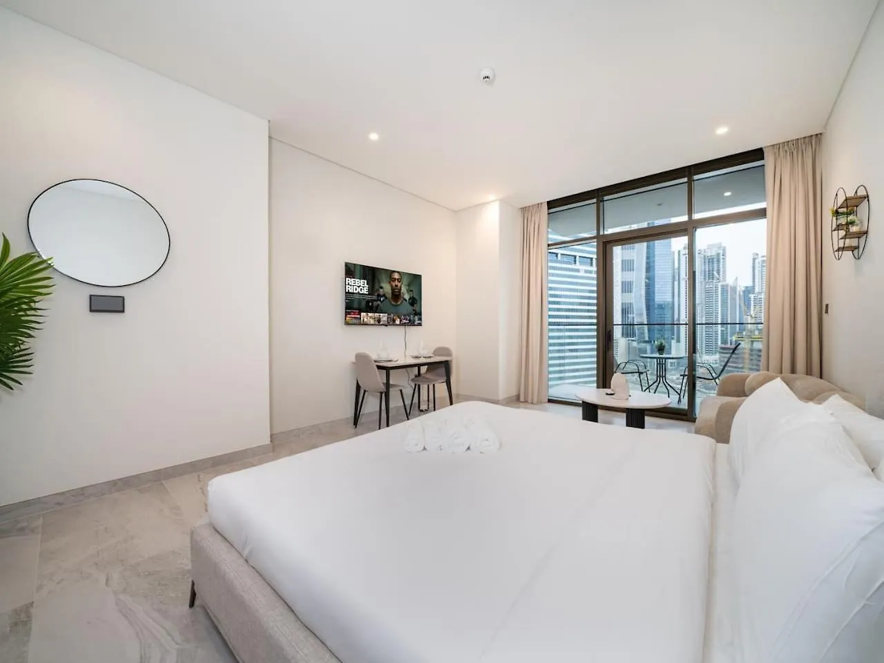 Luxury Studio In Peninsula Five, Business Bay Dubai 0*,  Förenade Arabemiraten