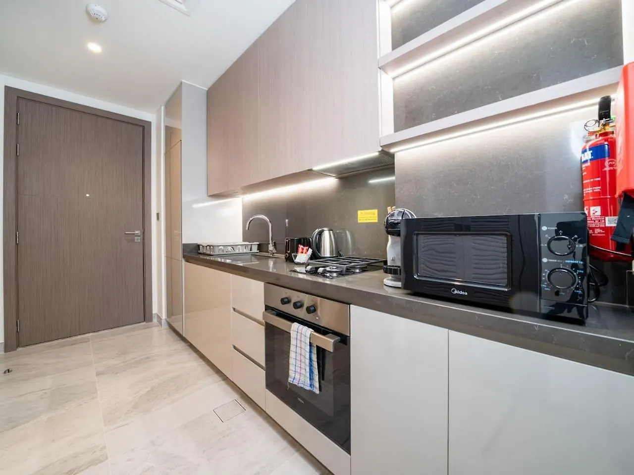 Luxury Studio In Peninsula Five, Business Bay Dubai Förenade Arabemiraten