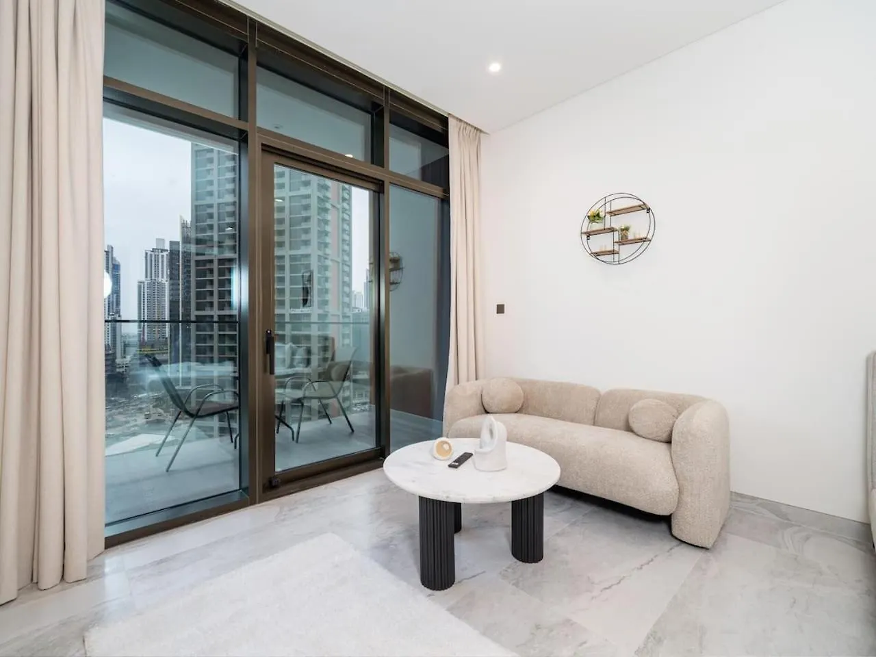 Apartment Luxury Studio In Peninsula Five, Business Bay Dubai